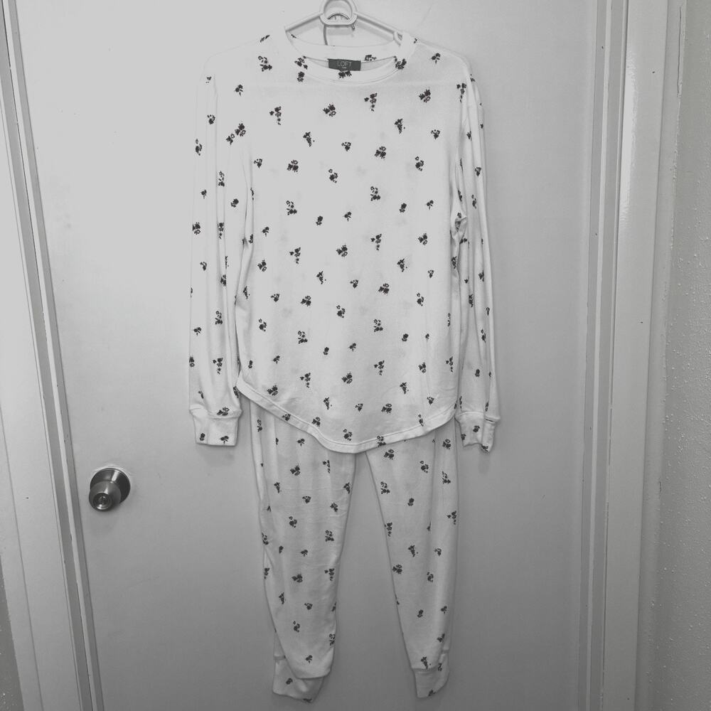 Loft Sleep Women's XS Long Sleeve Pajama Set White With Pink Floral.